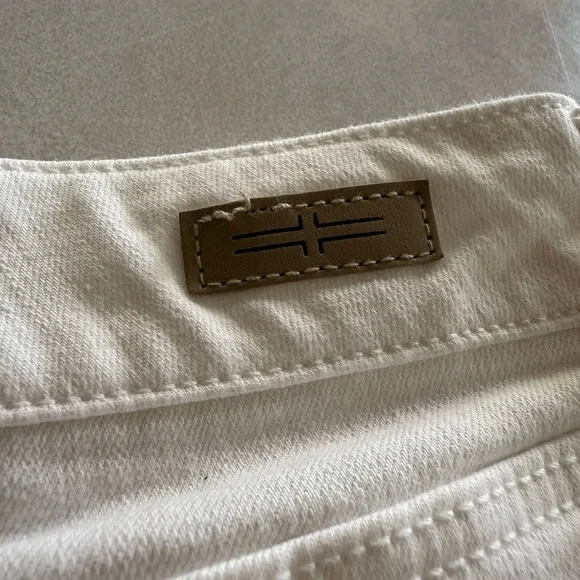 NWT Liverpool White Jean Shorts - Picture 6 of 9